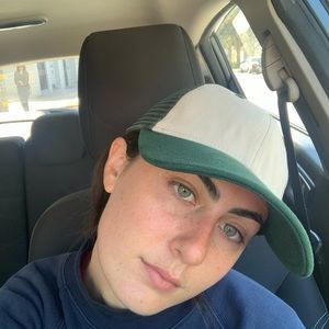 Meet your Posher, Mia